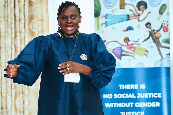 Trabalhando com Feministas em África em prol de uma Paz Verdadeira