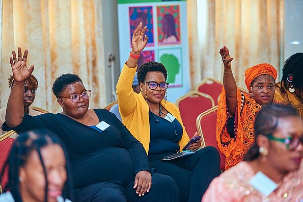 Trabalhando com Feministas em África em prol de uma Paz Verdadeira
