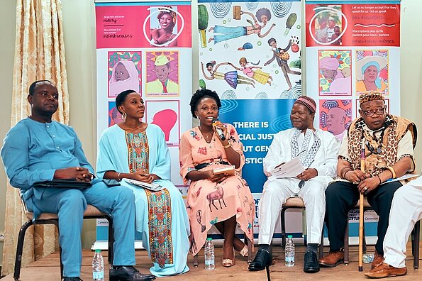 Trabalhando com Feministas em África em prol de uma Paz Verdadeira