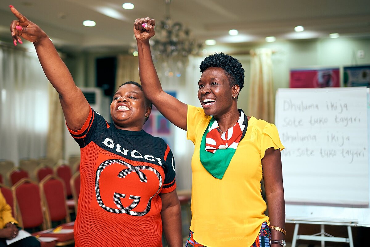 Trabalhando com Feministas em África em prol de uma Paz Verdadeira