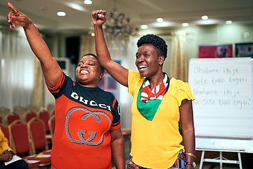 Trabalhando com Feministas em África em prol de uma Paz Verdadeira