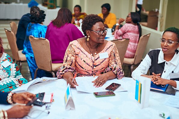 Trabalhando com Feministas em África em prol de uma Paz Verdadeira